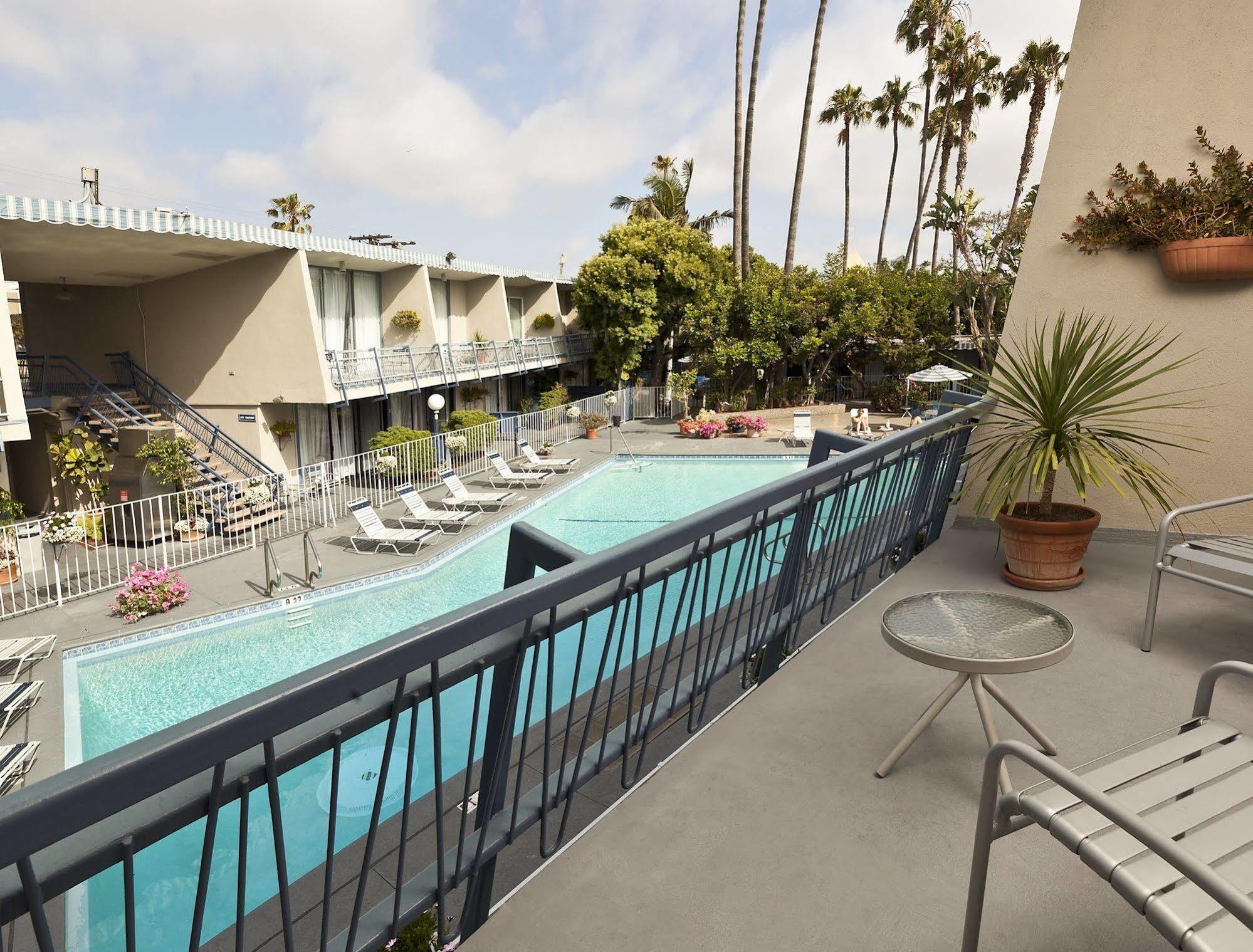 Travelodge Hotel At Lax Los Angeles Kültér fotó